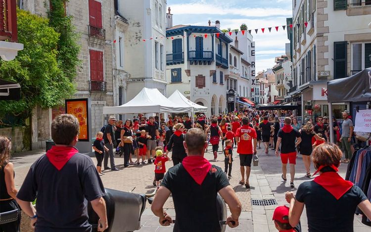 Les places et rues de la ville de Saint Jean de Luz vont s'enflammer cinq jours durant